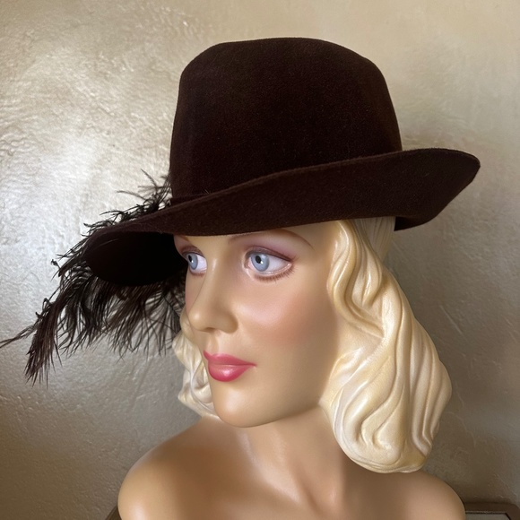 STYLISH LATE 1960s\' BROWN VELOUR FELT FEDORA WITH OSTRICH FEATHERS main image 7